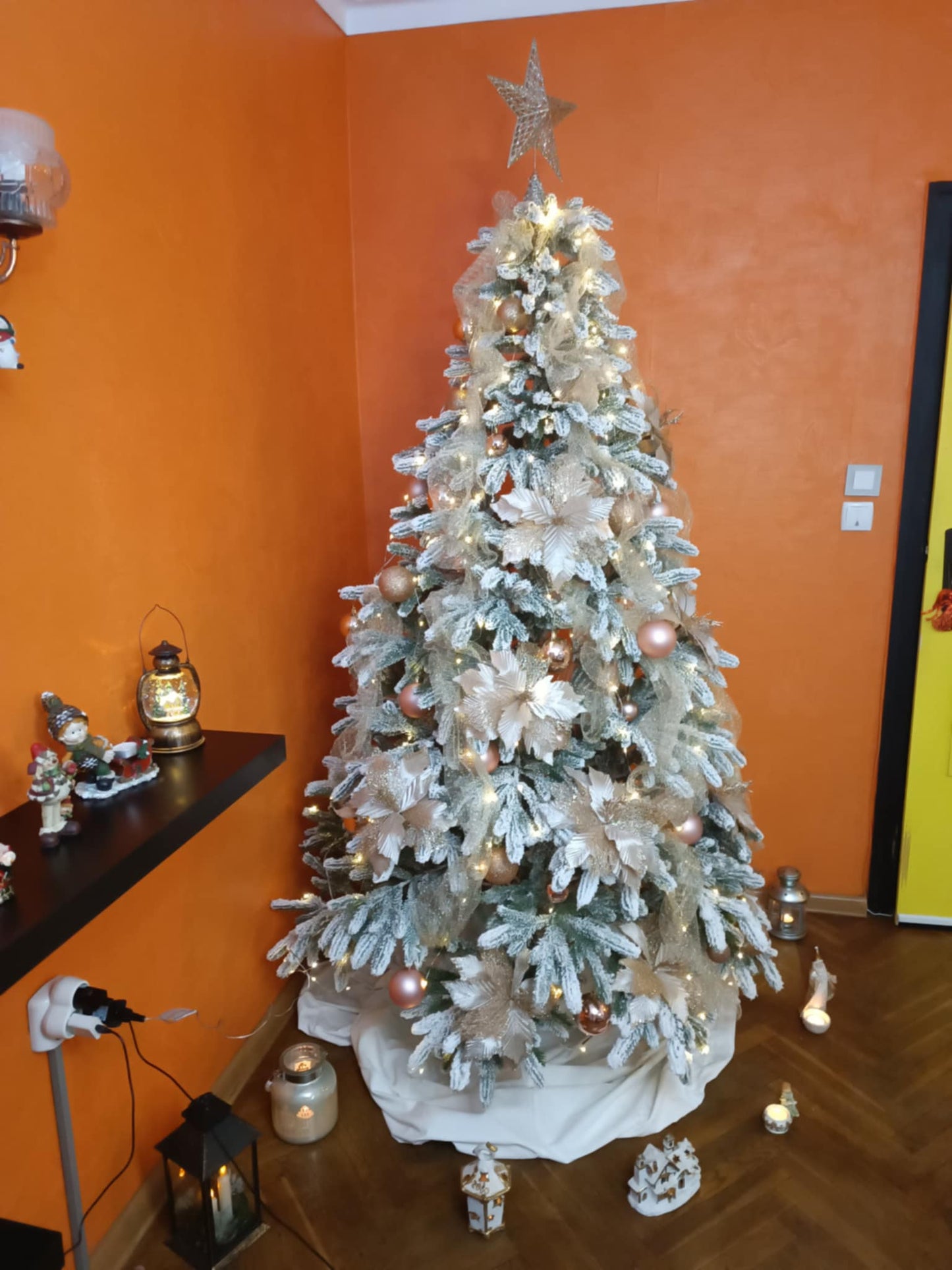 Изкуствена елха "Снежна кралица"