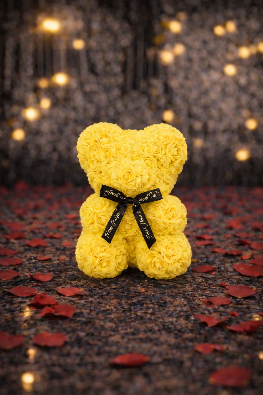 Луксозно жълто мече от вечни рози (18 см)