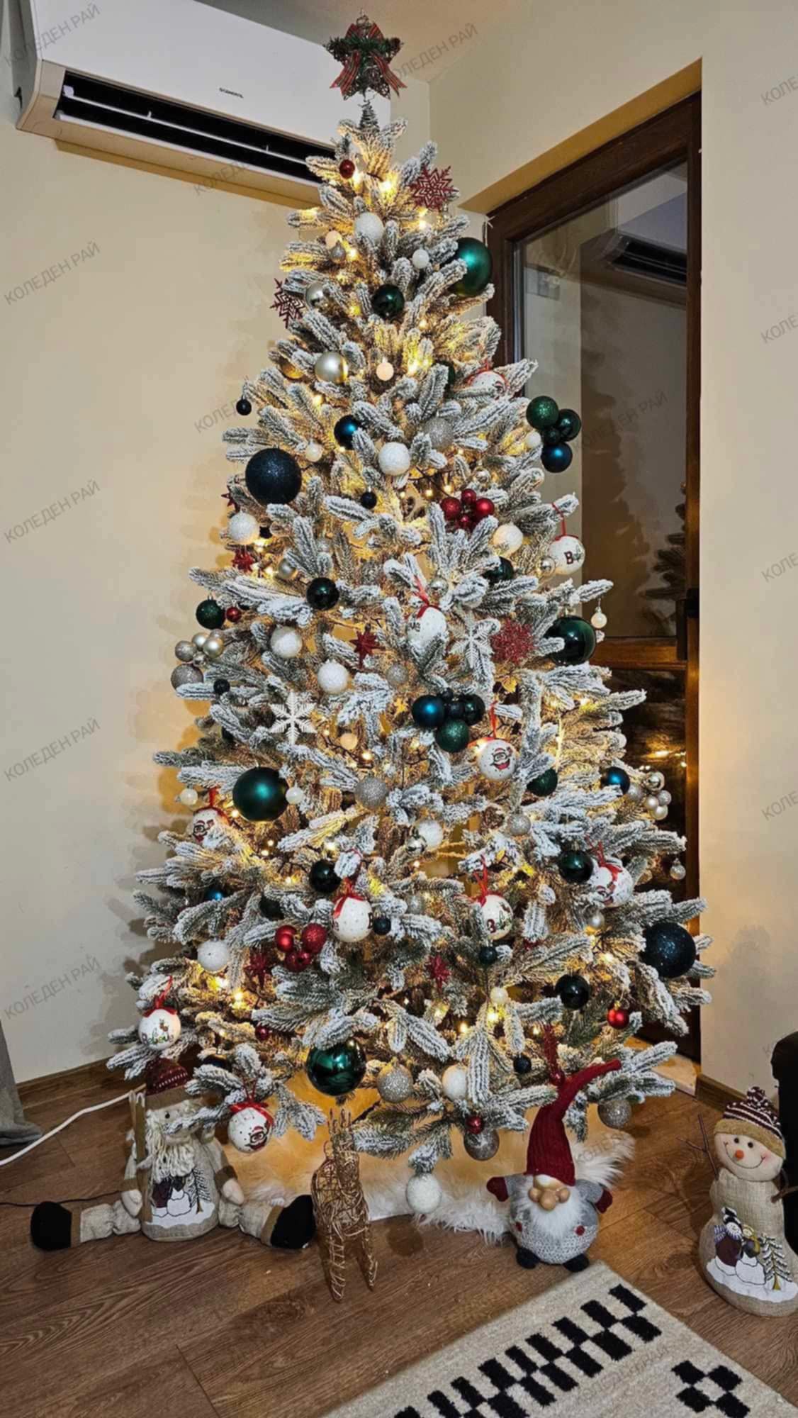 Изкуствена елха "Снежна кралица"