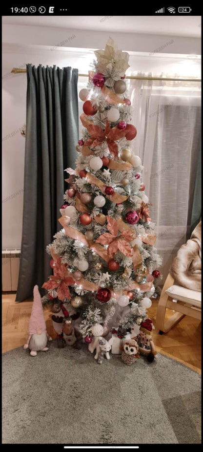 Снежна елха с дебел клон