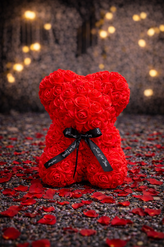 Луксозно червено мече от вечни рози + Премиум Кутия (23 см)