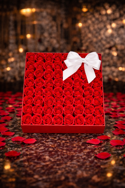 Луксозна квадратна кутия с 49 вечни рози